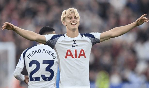 英超最新积分榜：阿森纳3球完胜登顶，切尔西补时遭到绝平！